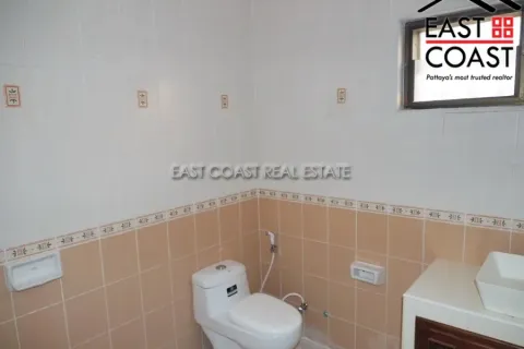 Casa de 4 dormitorios en Pattaya, Tailandia № 212787 - foto 12