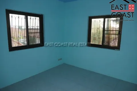 Casa de 4 dormitorios en Pattaya, Tailandia № 212787 - foto 13