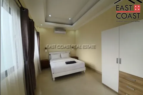 Casa de 4 dormitorios en Pattaya, Tailandia № 212788 - foto 17