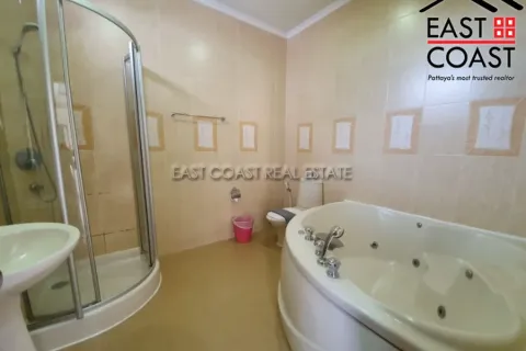 Casa de 4 dormitorios en Pattaya, Tailandia № 212788 - foto 10