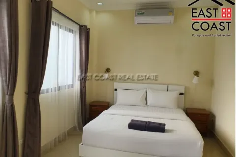 Casa de 4 dormitorios en Pattaya, Tailandia № 212788 - foto 12
