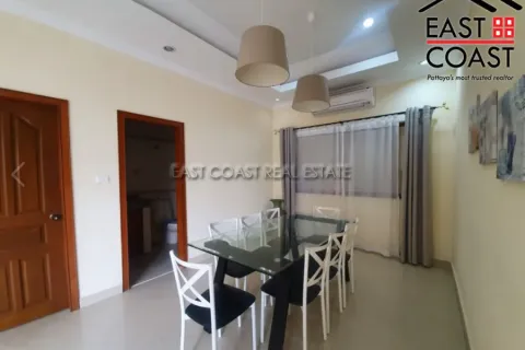 Casa de 4 dormitorios en Pattaya, Tailandia № 212788 - foto 4