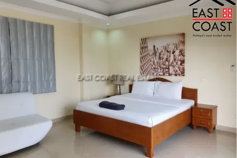 Casa de 4 dormitorios en Pattaya, Tailandia № 212788 - foto 8