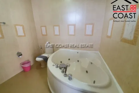 Casa de 4 dormitorios en Pattaya, Tailandia № 212788 - foto 11