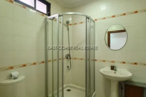 Casa de 4 dormitorios en Pattaya, Tailandia № 212788 - foto 15