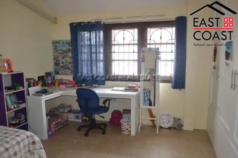 Casa de 8 dormitorios en Pattaya, Tailandia № 212790 - foto 12