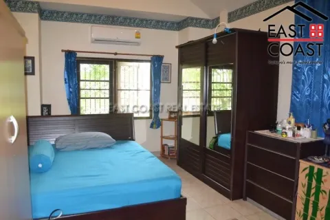 Casa de 8 dormitorios en Pattaya, Tailandia № 212790 - foto 5