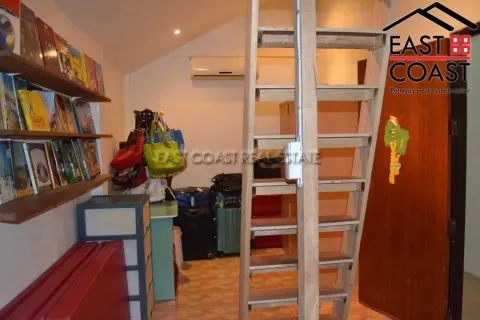 Casa de 8 dormitorios en Pattaya, Tailandia № 212790 - foto 20