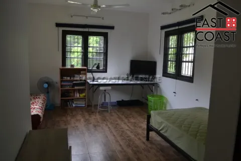 Casa de 8 dormitorios en Pattaya, Tailandia № 212790 - foto 10