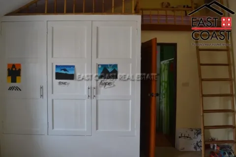 Casa de 8 dormitorios en Pattaya, Tailandia № 212790 - foto 17