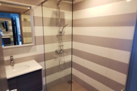 Condo in Bangkok, Thailand, 2 bedrooms  № 143745 - photo 6