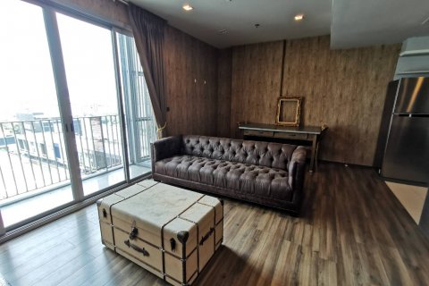 Condo in Bangkok, Thailand, 2 bedrooms  № 143745 - photo 1