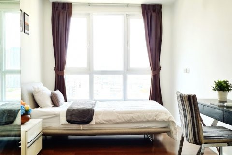 Condo in Bangkok, Thailand, 2 bedrooms  № 143743 - photo 7