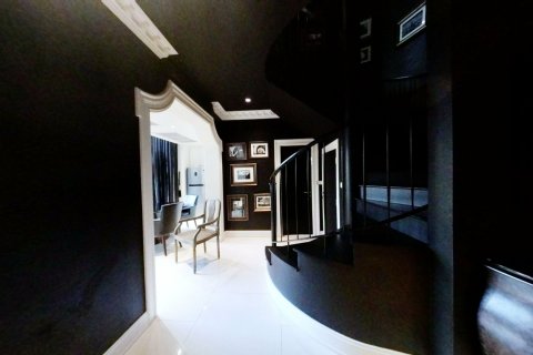 Кондоминиум с 2 спальнями в Клонг Тоэй, Бангкок, Таиланд № 154215 - фото 12