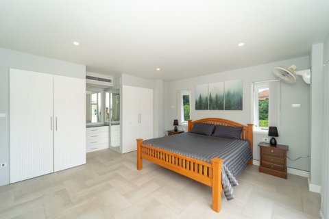 Villa in Ko Samui, Thailand 4 bedrooms № 154218 - photo 14