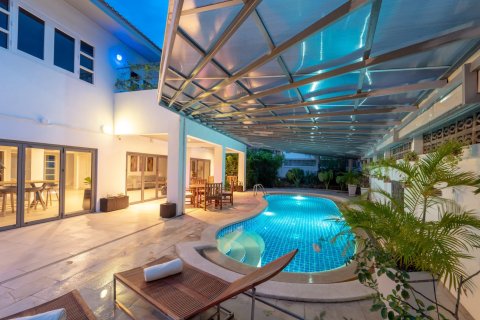 Villa in Ko Samui, Thailand 4 bedrooms № 154218 - photo 1