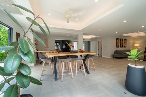 Villa in Ko Samui, Thailand 4 bedrooms № 154218 - photo 24