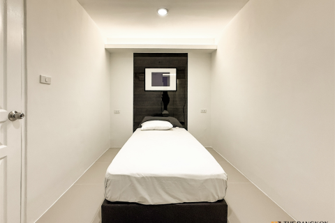 Condo in Bangkok, Thailand, 4 bedrooms № 190007 - photo 9