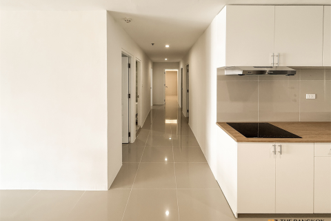Condo in Bangkok, Thailand, 4 bedrooms № 190007 - photo 10