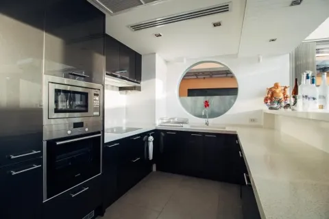 Villa in Kathu, Thailand 3 bedrooms № 157304 - photo 11