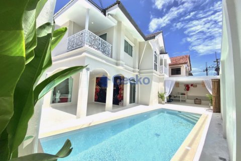 Maison à Pattaya, Thaïlande 5 chambres № 196206