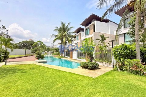 House in Pattaya, Thailand 3 bedrooms № 196210 - photo 27