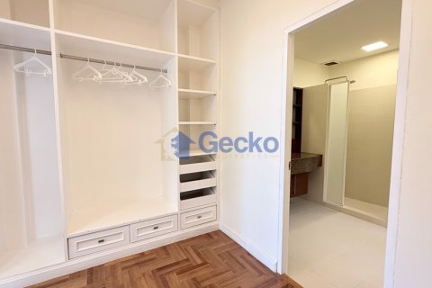 House in Pattaya, Thailand 3 bedrooms № 196210 - photo 21
