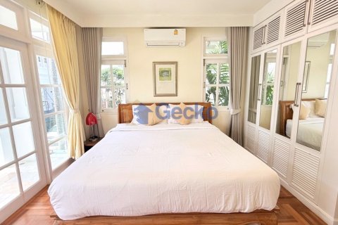 House in Pattaya, Thailand 3 bedrooms № 196210 - photo 9
