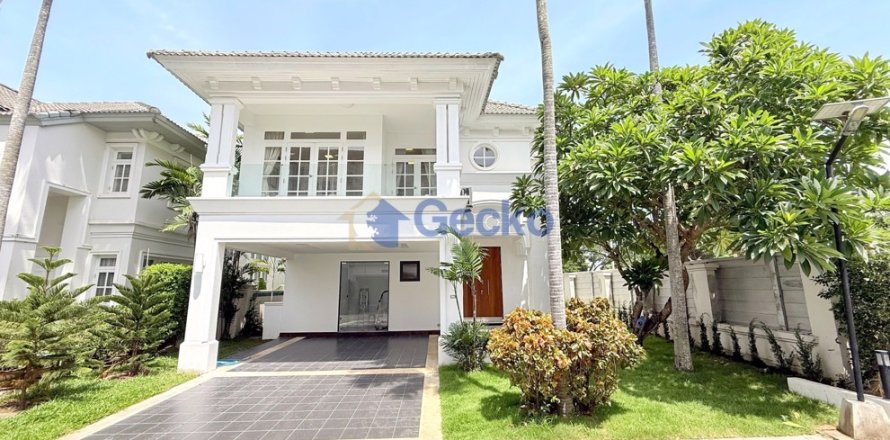 House in Pattaya, Thailand 3 bedrooms № 196210