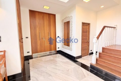 House in Pattaya, Thailand 3 bedrooms № 196210 - photo 6