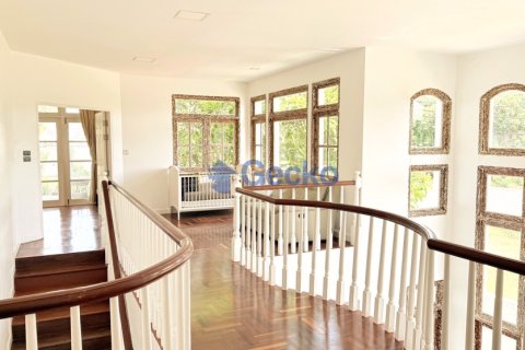 House in Pattaya, Thailand 3 bedrooms № 196210 - photo 16