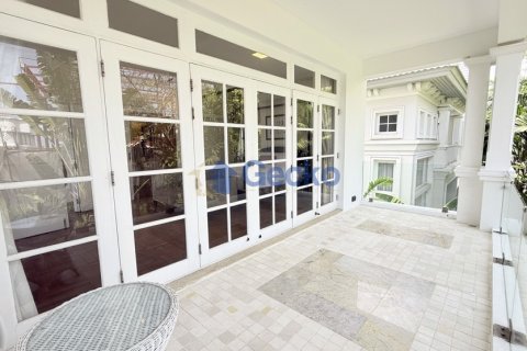 House in Pattaya, Thailand 3 bedrooms № 196210 - photo 25