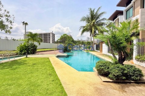 House in Pattaya, Thailand 3 bedrooms № 196210 - photo 28