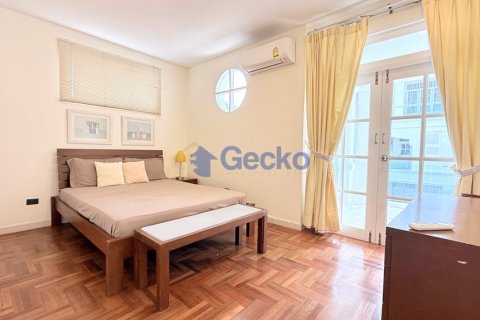 House in Pattaya, Thailand 3 bedrooms № 196210 - photo 11