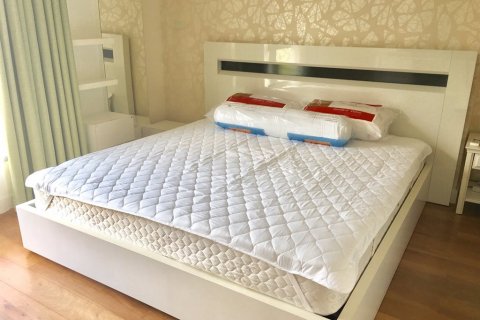 Condo in Bangkok, Thailand, 2 bedrooms № 143465 - photo 2