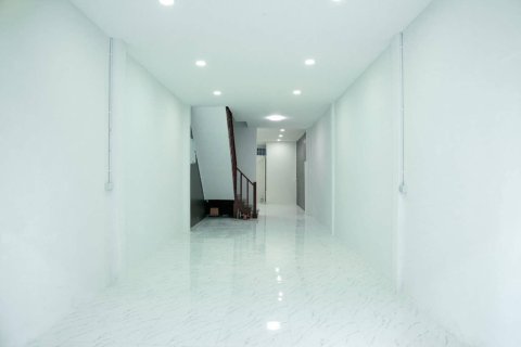 Таунхаус в Кхлонг Сане, Бангкок, Таиланд с 2 спальнями  № 150213 - фото 10