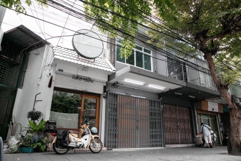 Таунхаус в Кхлонг Сане, Бангкок, Таиланд с 2 спальнями  № 150213