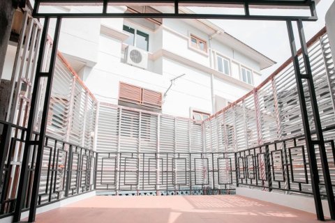 Таунхаус в Кхлонг Сане, Бангкок, Таиланд с 2 спальнями  № 150213 - фото 5