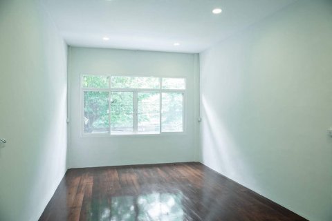 Таунхаус в Кхлонг Сане, Бангкок, Таиланд с 2 спальнями  № 150213 - фото 4