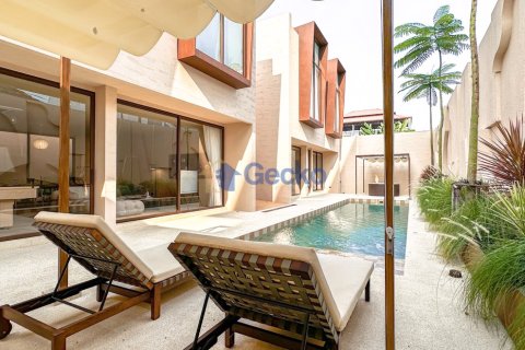 Maison à Pattaya, Thaïlande 5 chambres № 196334