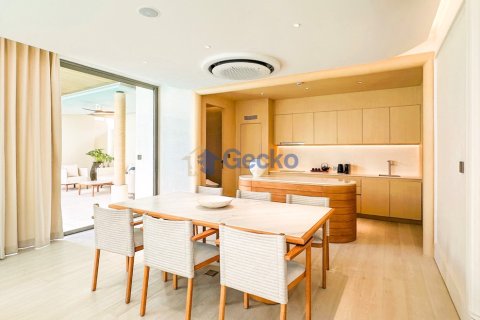 House in Pattaya, Thailand 3 bedrooms № 196331 - photo 23
