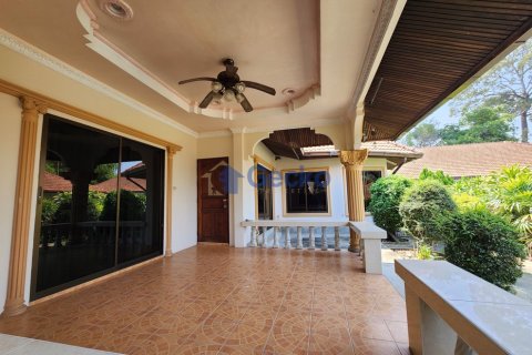 Maison à Pattaya, Thaïlande 4 chambres № 196332 - photo 4