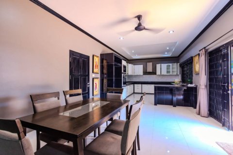 House in Pran Buri, Thailand 5 bedrooms № 146956 - photo 7