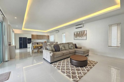 Вилла в Хуа Хине, Таиланд с 3 спальнями № 146955 - фото 2