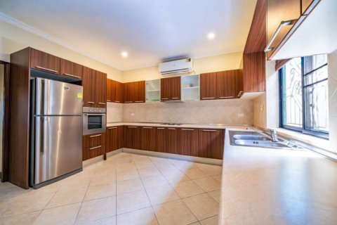 Villa in Bang Lamung, Thailand 4 bedrooms № 146951 - photo 5