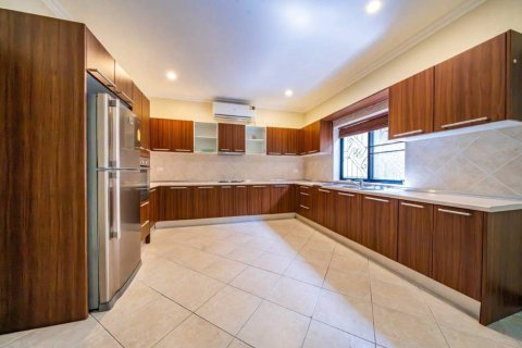 Villa in Bang Lamung, Thailand 4 bedrooms № 146951 - photo 4