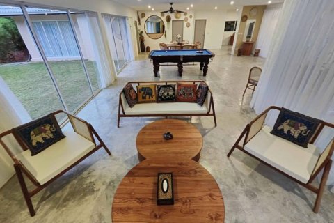 Villa in Surat Thani, Thailand 4 bedrooms № 146953 - photo 5