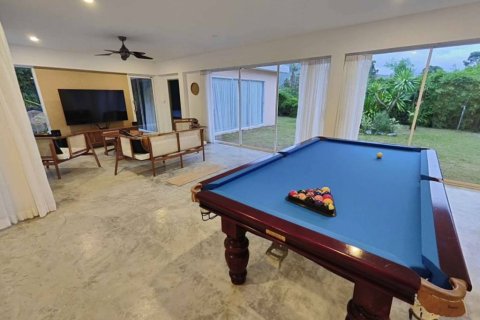 Villa in Surat Thani, Thailand 4 bedrooms № 146953 - photo 8