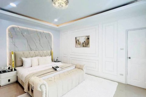 Вилла в Паттайе, Таиланд с 3 спальнями  № 172794 - фото 9