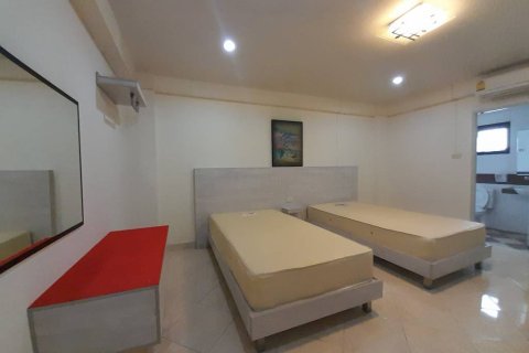 Propriété commerciale à Pattaya, Thaïlande 2080 m2 № 172800 - photo 7